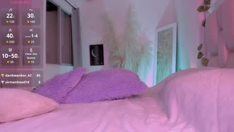 Snapshot of sussy_bell_ chatting on 05/27/26, 01:57 sussy_bell_ online show from 05/27/26, 01:57