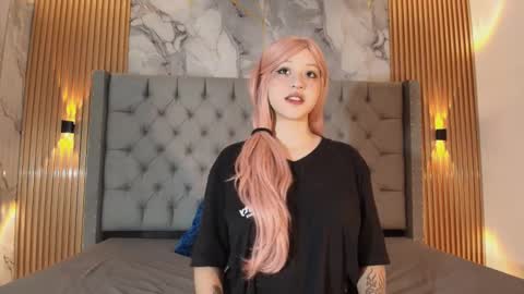 suxan_white online show from 09/28/25, 12:10