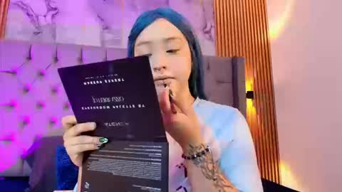 suxan_white online show from 03/25/26, 01:06