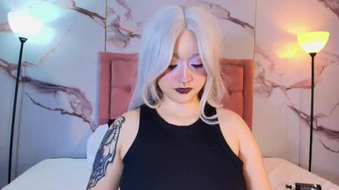 suxan_white online show from 05/20/26, 09:43