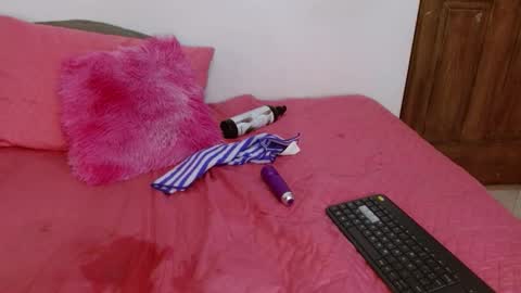 suzan_30 online show from 10/24/25, 08:27