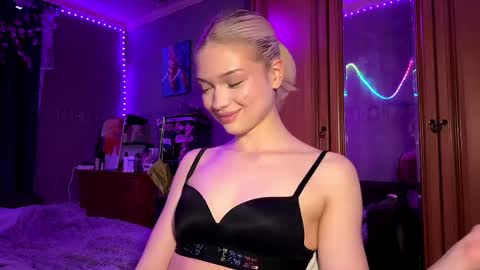 Snapshot of suzannabarmes chatting on 05/16/26, 12:18 Stacy online show from 05/16/26, 12:18