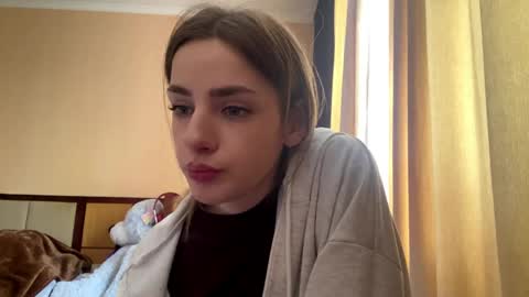 Snapshot of suzannetigerino chatting on 04/24/26, 12:40 Emila online show from 04/24/26, 12:40