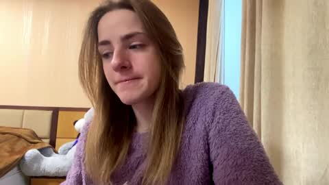 Snapshot of suzannetigerino chatting on 04/25/26, 05:32 Emila online show from 04/25/26, 05:32