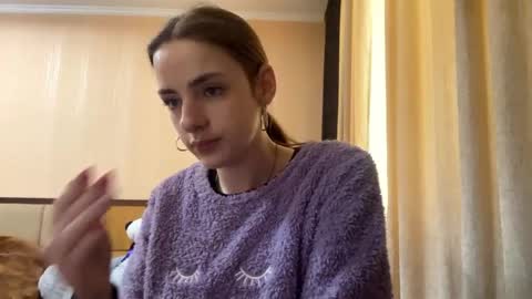 Snapshot of suzannetigerino chatting on 05/02/26, 07:35 Emila online show from 05/02/26, 07:35