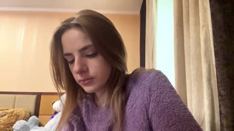 Snapshot of suzannetigerino chatting on 05/10/26, 07:13 Emila online show from 05/10/26, 07:13