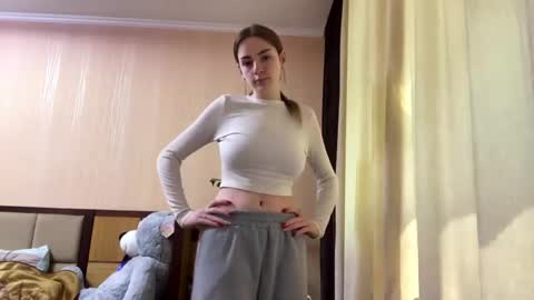 Snapshot of suzannetigerino chatting on 05/16/26, 10:36 Emila online show from 05/16/26, 10:36