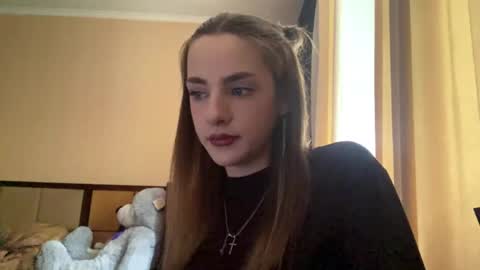 Snapshot of suzannetigerino chatting on 05/17/26, 11:17 Emila online show from 05/17/26, 11:17