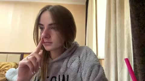 Snapshot of suzannetigerino chatting on 05/31/26, 07:15 Emila online show from 05/31/26, 07:15