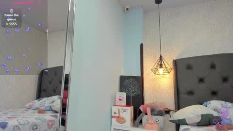 S U Z E T  online show from 02/06/25, 10:53