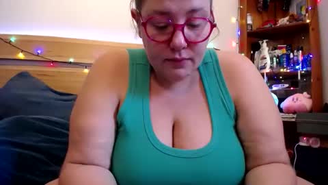 suzie stardust online show from 02/17/26, 12:40