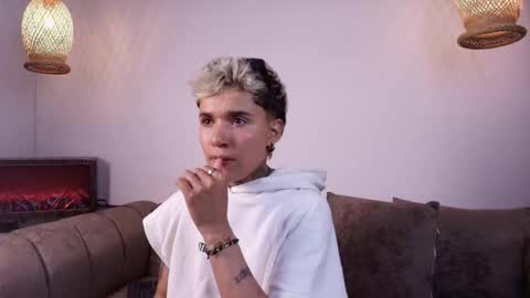 suzuwolf_dim online show from 11/11/25, 06:57