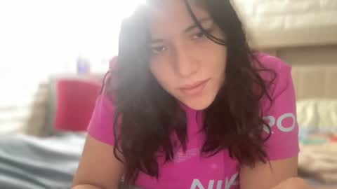 Snapshot of suzyishellawet chatting on 06/20/26, 06:44 Suzy online show from 06/20/26, 06:44