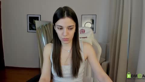 Suzy  next stream  Thursday Friday Saturday online show from 02/01/25, 05:07