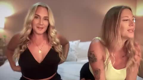 Swedish Candii online show from 11/30/25, 03:43