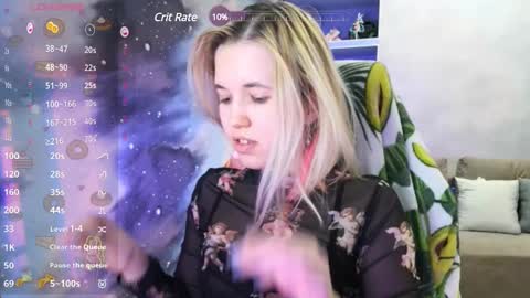 Snapshot of sweeet_bee chatting on 12/08/24, 03:53 Melisa online show from 12/08/24, 03:53