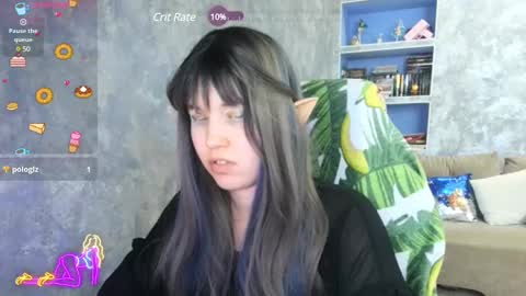 Snapshot of sweeet_bee chatting on 02/13/25, 05:48 Melisa online show from 02/13/25, 05:48