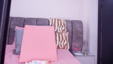 Debora  online show from 11/18/25, 11:58