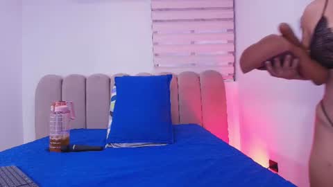 Snapshot of sweegirl_ chatting on 08/04/26, 11:57 Debora online show from 08/04/26, 11:57