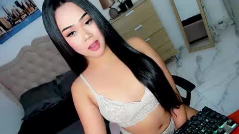 Snapshot of sweet18_jasmine chatting on 12/16/25, 06:46 sweet18_jasmine online show from 12/16/25, 06:46