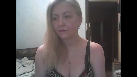 sweet4blonde609 online show from 03/07/25, 06:35