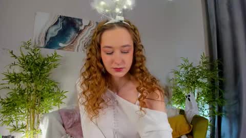 Monica  GTM 3MoTuWeFrSa 500pm-1000pm  online show from 10/31/25, 12:55