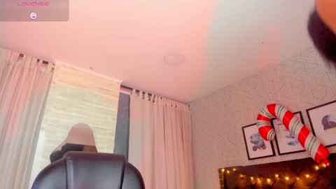 Vanessa online show from 12/15/25, 04:17