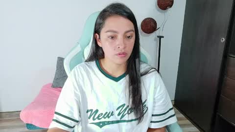 Snapshot of sweet_ahiana chatting on 05/23/26, 12:31 ahinara online show from 05/23/26, 12:31