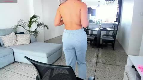 Snapshot of sweet_ailin chatting on 06/05/26, 03:18 sweet_ailin online show from 06/05/26, 03:18