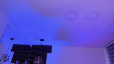 Snapshot of sweet_alicee__ chatting on 05/15/26, 07:43 Alice online show from 05/15/26, 07:43
