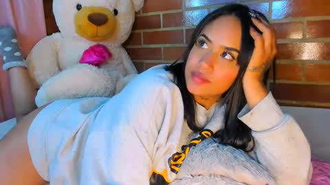 Stephanie online show from 03/09/25, 04:27