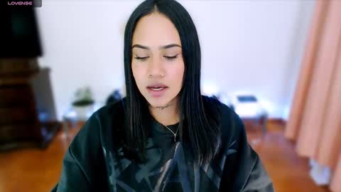 Stephanie online show from 11/19/25, 04:01