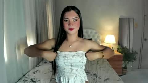 Snapshot of sweet_angel985251 chatting on 06/14/26, 11:51 SweetAangel online show from 06/14/26, 11:51