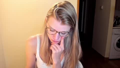 Snapshot of sweet_angel_a chatting on 12/14/24, 02:01 Ann - your sweet girl online show from 12/14/24, 02:01