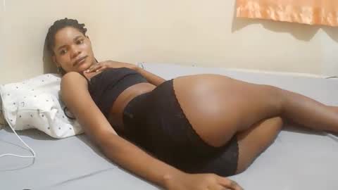 sweet_babe556 online show from 04/19/26, 06:10