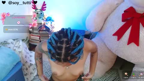 Snapshot of sweet_bluee chatting on 12/10/24, 03:01 Tutti  online show from 12/10/24, 03:01