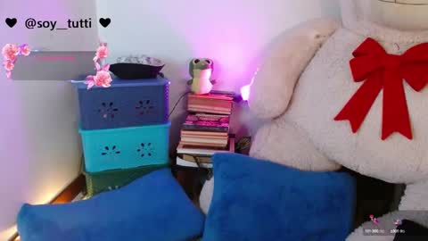 Snapshot of sweet_bluee chatting on 12/30/24, 02:08 Tutti  online show from 12/30/24, 02:08