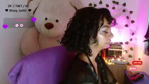 Snapshot of sweet_bluee chatting on 01/27/25, 12:48 Tutti  online show from 01/27/25, 12:48