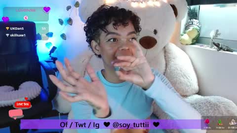 Snapshot of sweet_bluee chatting on 02/19/25, 03:16 Tutti  online show from 02/19/25, 03:16