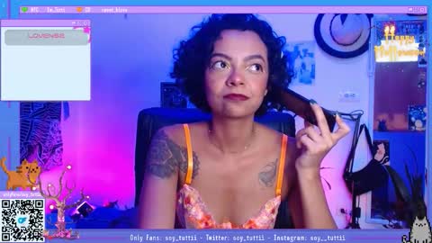 Snapshot of sweet_bluee chatting on 09/28/25, 10:26 Tutti  online show from 09/28/25, 10:26