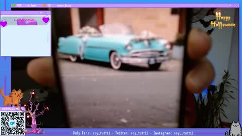 Snapshot of sweet_bluee chatting on 10/27/25, 02:10 Tutti  online show from 10/27/25, 02:10