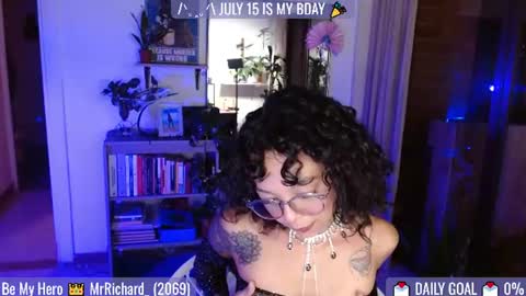 Snapshot of sweet_bluee chatting on 07/13/26, 11:51 Tutti online show from 07/13/26, 11:51