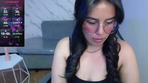 Snapshot of sweet_cam_v chatting on 04/25/26, 08:06 Hi Stream 1430 to 2100pm online show from 04/25/26, 08:06