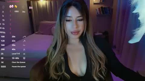 Camila online show from 09/28/25, 01:00