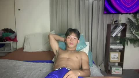 Snapshot of sweet_clarence69 chatting on 06/19/26, 06:12 CLARENCE online show from 06/19/26, 06:12