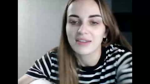 sweet_cute98 online show from 12/01/25, 10:53