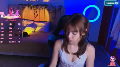 Snapshot of sweet_daliaa chatting on 02/23/25, 12:19 Dalia online show from 02/23/25, 12:19