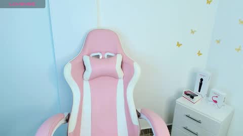 sweet_dania_ online show from 02/09/25, 12:49