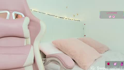 sweet_dania_ online show from 10/09/25, 06:55