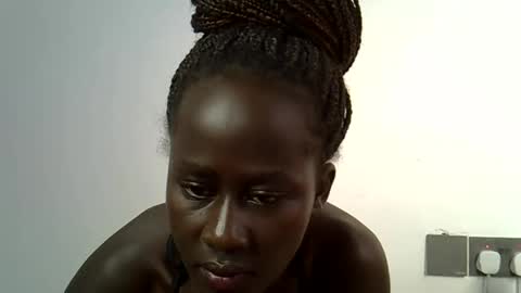 sweet_diva19 online show from 09/18/25, 09:00